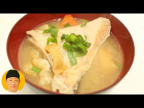 Missoshiru com salmão e legumes