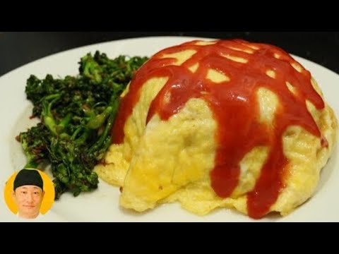 Omuraisu omelete com arroz frito