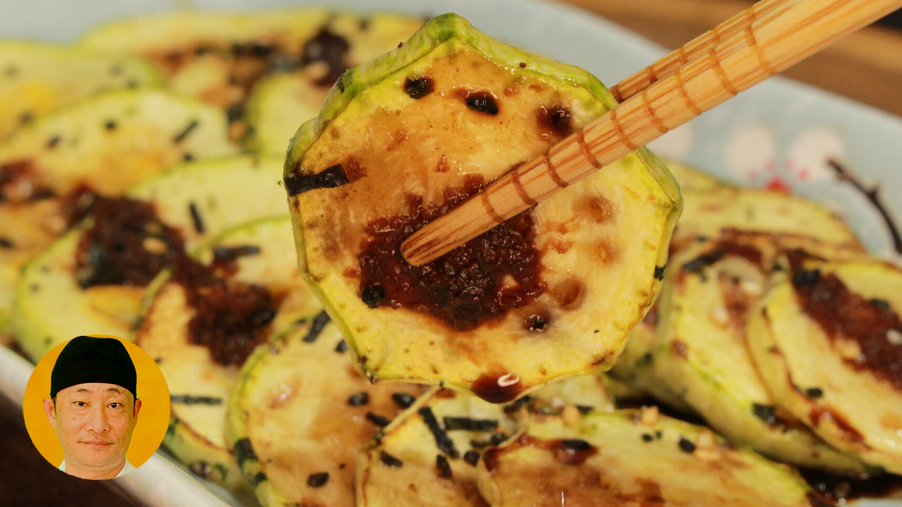 Salada de abobrinha japonesa